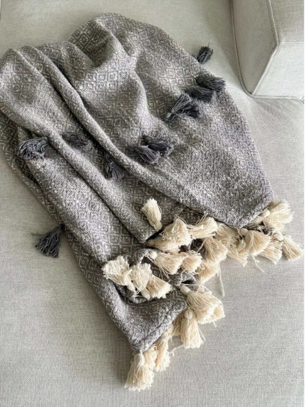Kirkland Signature woven geometric